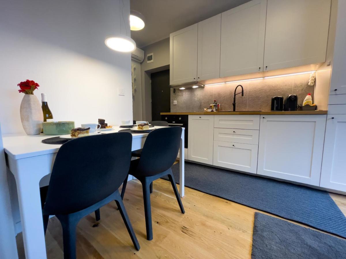 שורזוב Urban Apartments Studio No 3A, Free Private Parking, Self Check-In מראה חיצוני תמונה